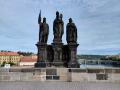 Karlsbron: statyer